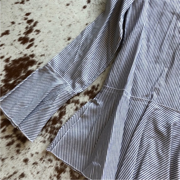 Theory Lexanda Mason Peplum Top - Picture 3 of 8